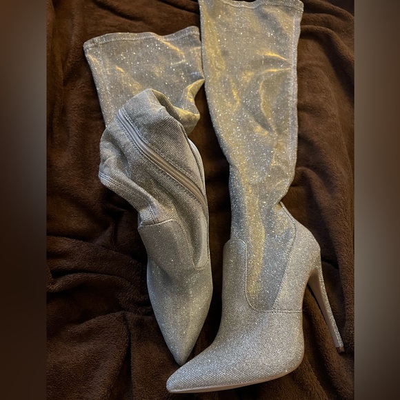 Sparkly knee high boots with hints of gold and silver. - Picture 10 of 13